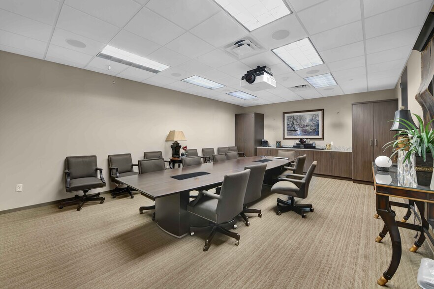 More Photos Of 681 Greens Pky, Houston Office For Lease