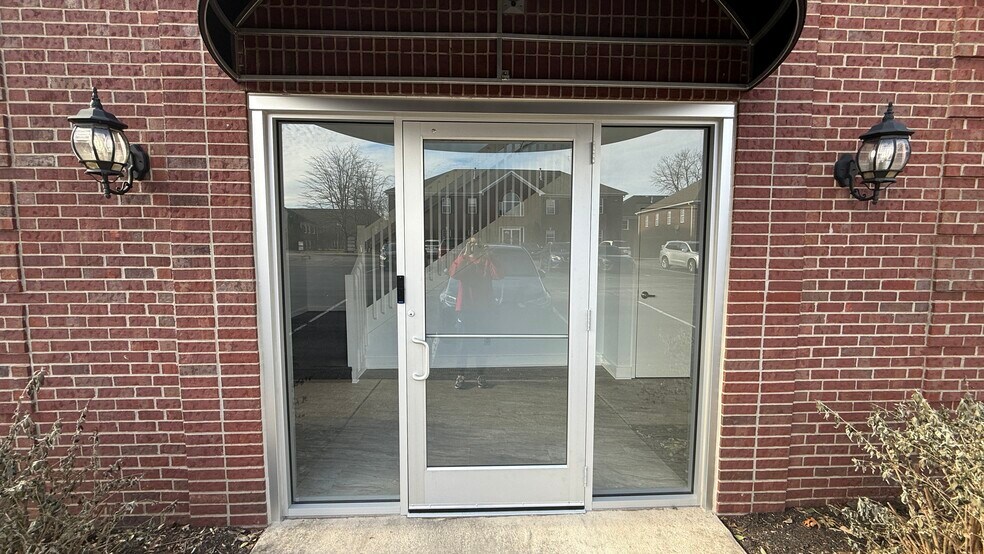 More Photos Of 11801 Brinley Ave, Louisville Medical For Lease