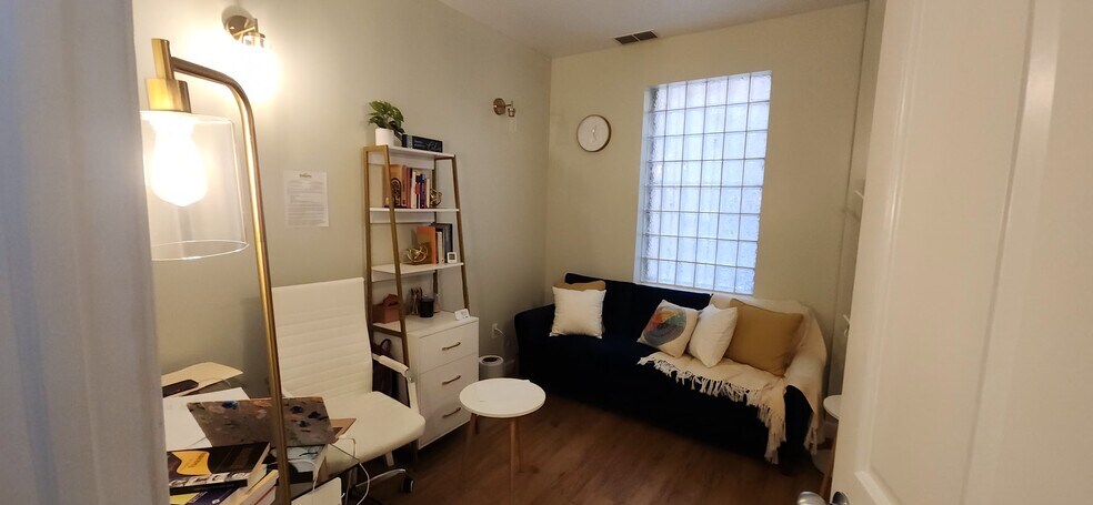 More Photos Of 516 51st St, West New York Office Residential For Lease