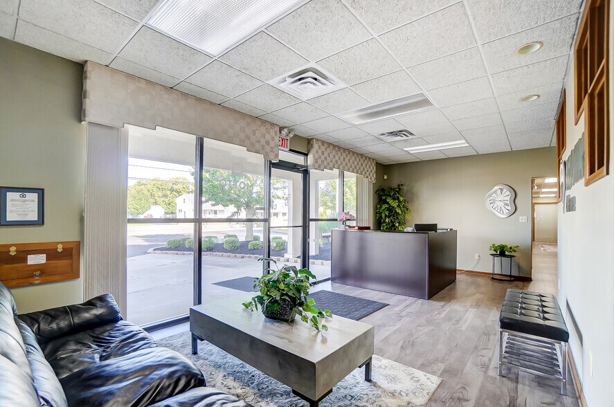 More Photos Of 8900 N Dixie Dr, Dayton Medical For Lease