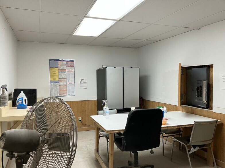 More Photos Of 173 Sassafras St, Millington Cement Gravel Plant For Sale