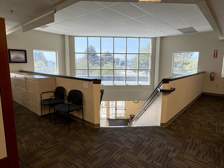 More Photos Of 567-599 W 66th St, Loveland Light Distribution For Lease