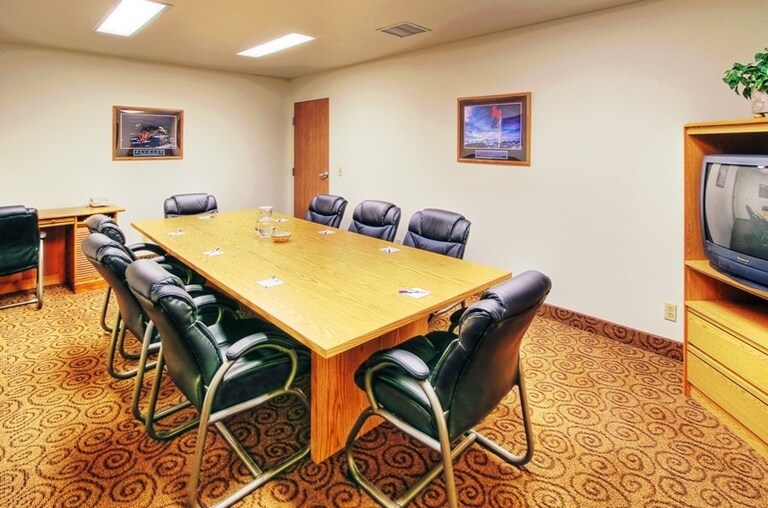 More Photos Of 2300 N Main St, Roswell Hotel For Sale