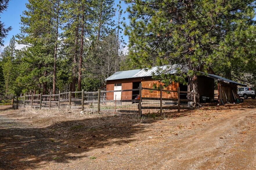More Photos Of 6409 Kangaroo Creek Rd, Gazelle Land For Sale