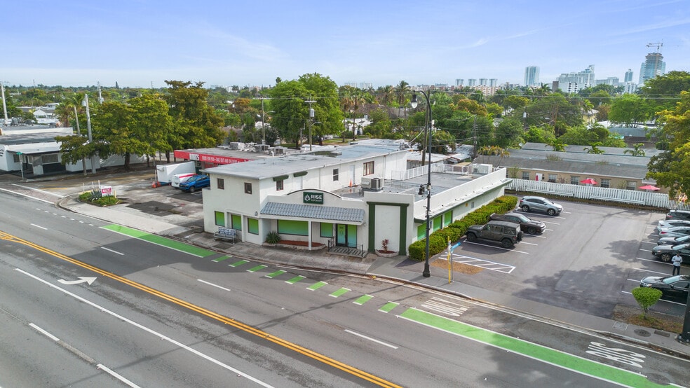 More Photos Of 308 N Federal Hwy, Hallandale Beach Storefront Retail Office For Sale
