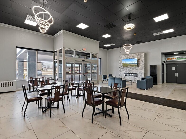 More Photos Of 2105 1st Ave, Rock Falls Hotel For Sale