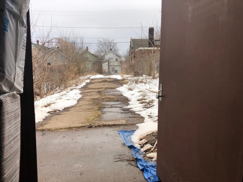 More Photos Of 2224 W 3rd St, Duluth Storefront Retail Office For Sale