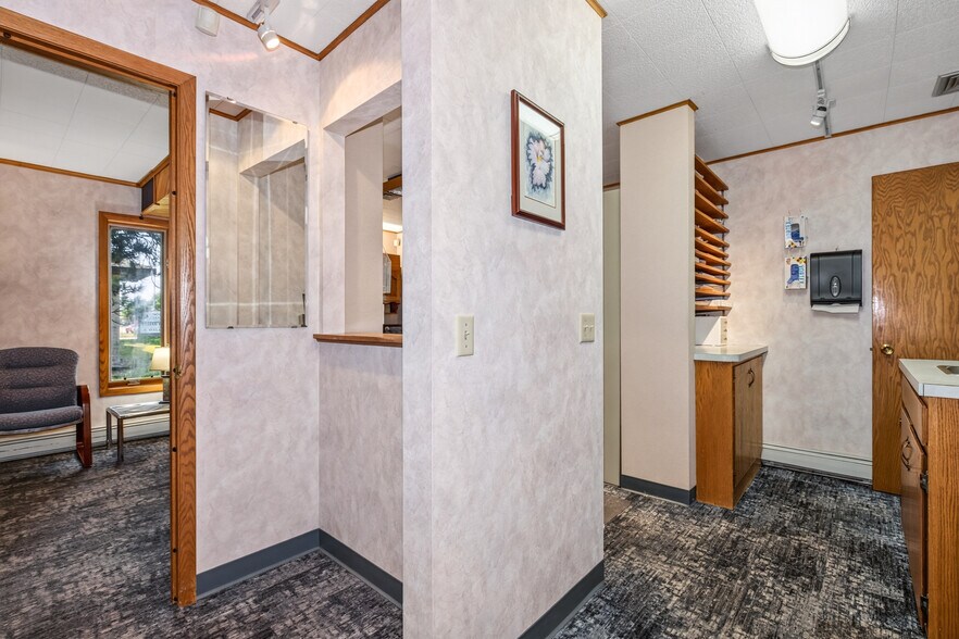 More Photos Of 9758 W Lake Ave, Minocqua Medical For Sale