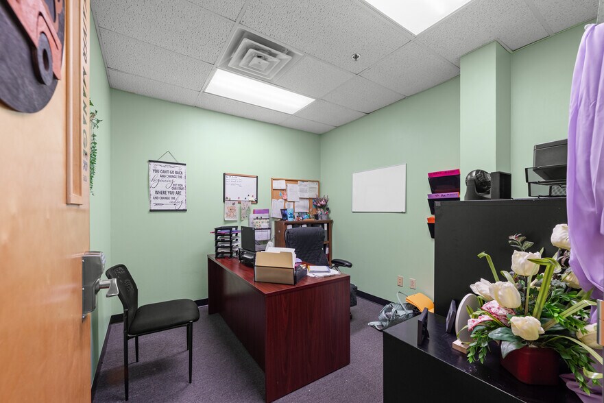More Photos Of 240 3rd Ave, Gallipolis Flex For Sale