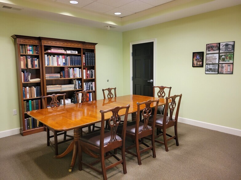 More Photos Of 27 Towne Dr, Bluffton Office For Lease