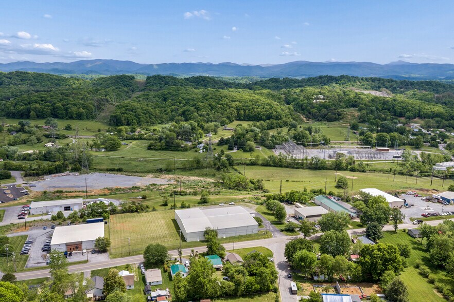 More Photos Of 2200 E Fairview Ave, Johnson City Warehouse For Sale