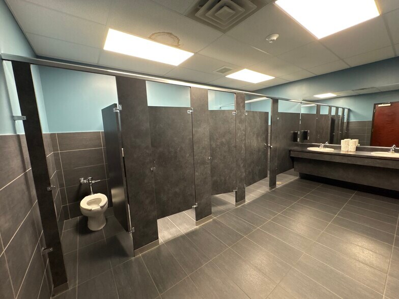 More Photos Of 95 John Muir Dr, Amherst Office For Lease