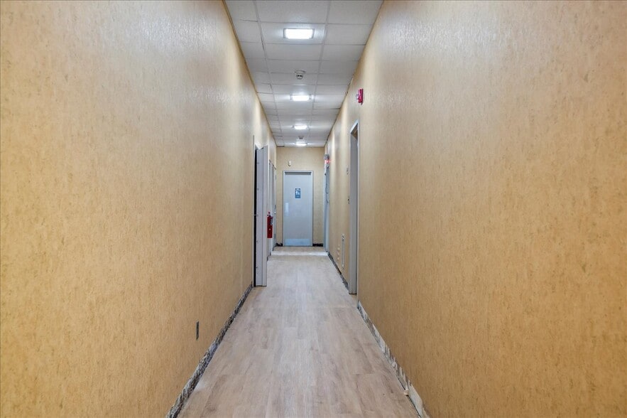 More Photos Of 111 W Commerce St, Lewisburg Bank For Sale