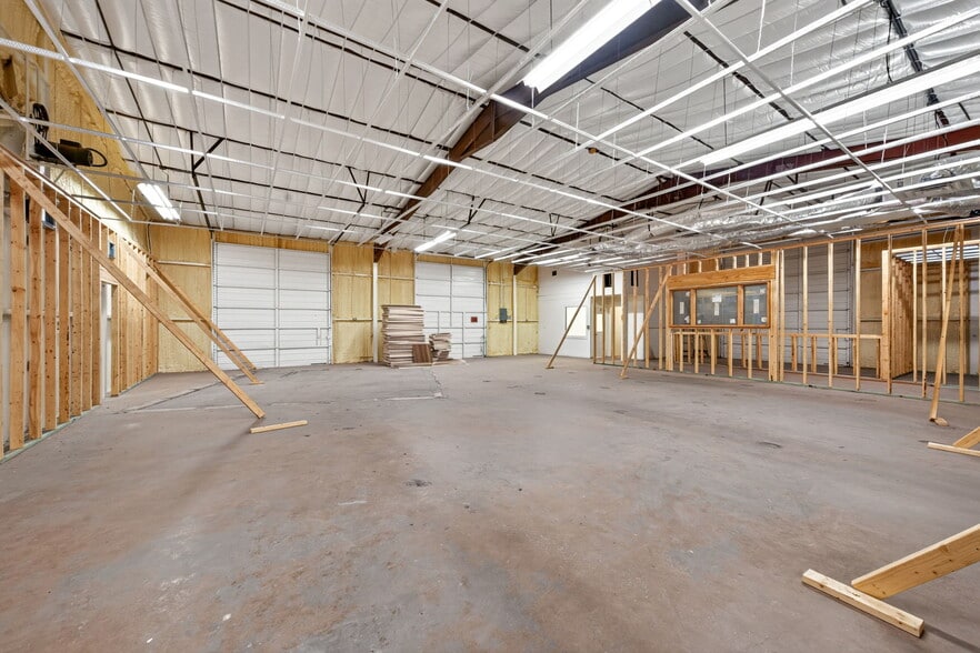 More Photos Of 4721 McCullough Ave, Olmos Park Warehouse For Lease