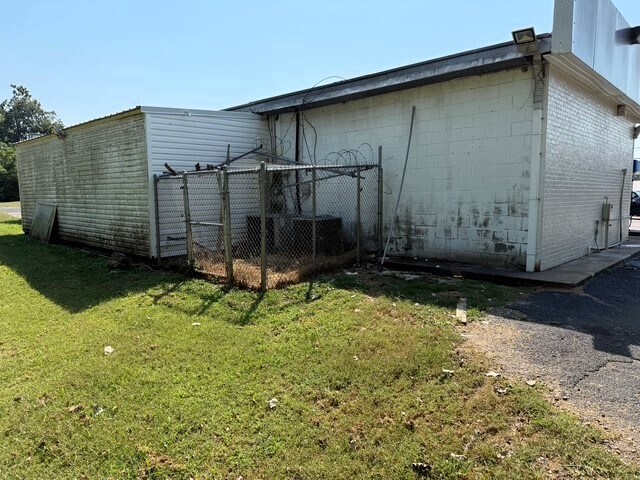 More Photos Of 2244 W Fairview Ave, Montgomery Service Station For Sale