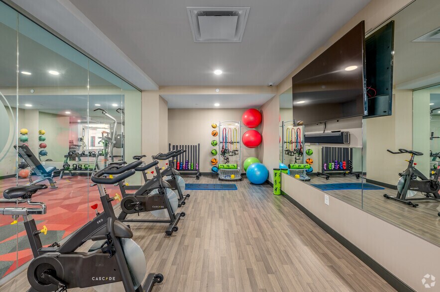 More Photos Of 99 W Saint Clair Ave, Cleveland Apartments For Lease