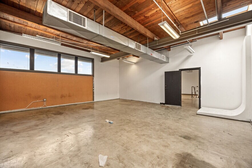 More Photos Of 3150 E 46th St, Los Angeles Loft Creative Space For Lease