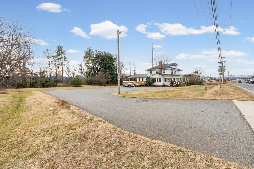 More Photos Of 15115 Forest Road, Forest Office For Lease