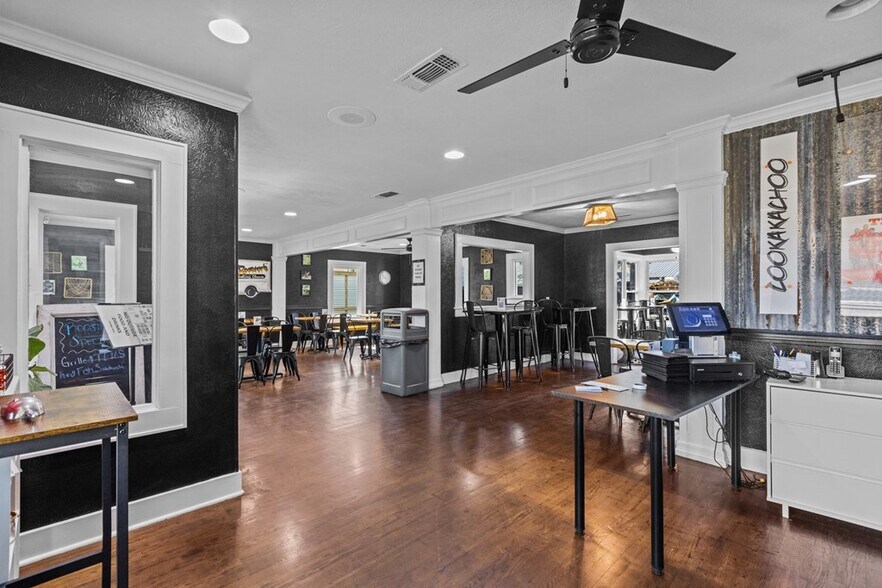 More Photos Of 615 N Sam Houston Ave, Odessa Restaurant For Sale