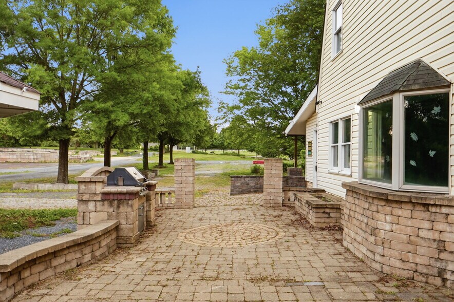More Photos Of 1008 W Central Ave, Davidsonville Freestanding For Lease