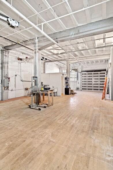 More Photos Of 19 Heron St, San Francisco Warehouse For Lease