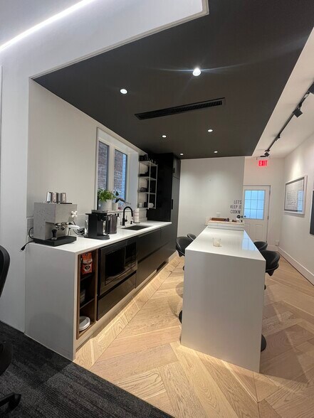 More Photos Of 709 D St SE, Washington Storefront For Lease