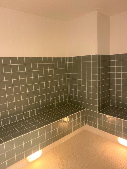 More Photos Of 449-451 N Canon Dr, Beverly Hills Unknown For Lease