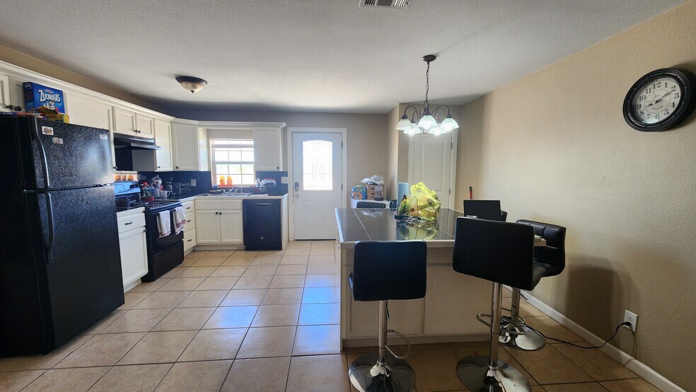 More Photos Of 9300 W County Road 60, Midland Flex For Sale