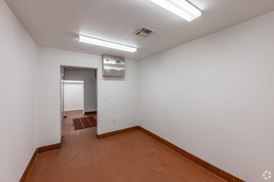 More Photos Of 1308 E Fremont St, Las Vegas Apartments For Lease