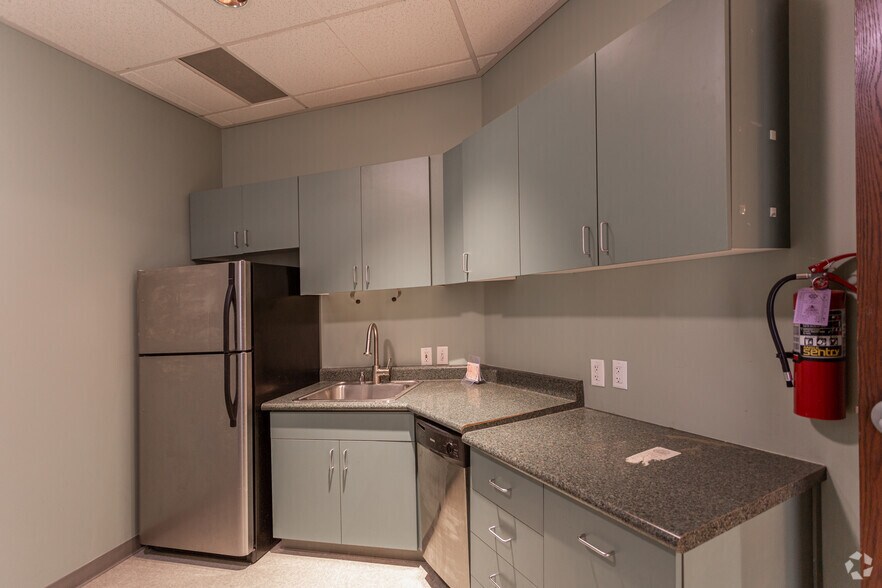 More Photos Of 6440 S Wasatch Blvd, Salt Lake City Office For Lease