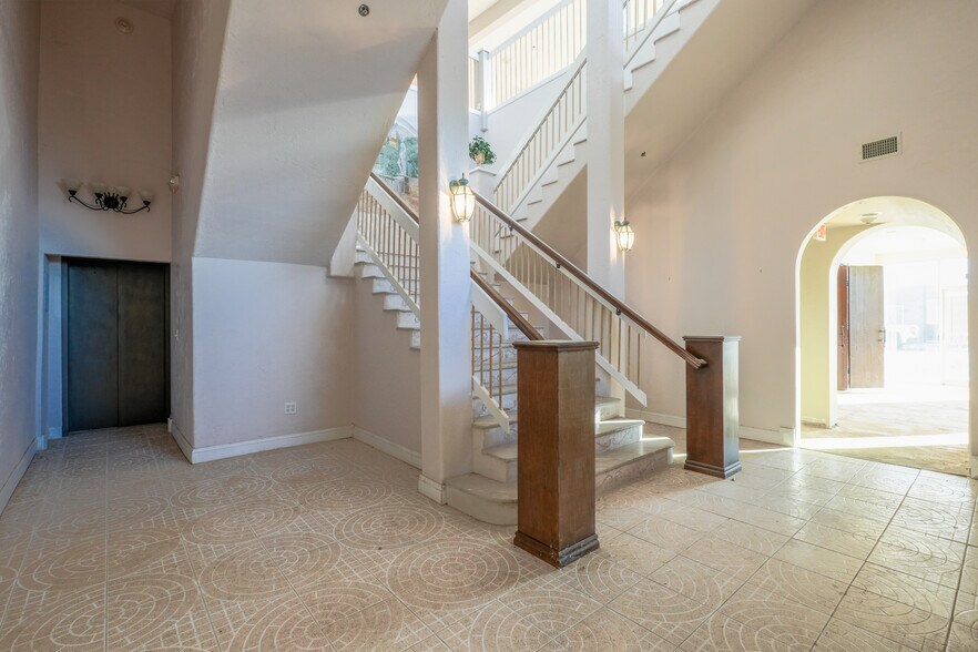 More Photos Of 102 W Main St, Shawnee Lodge Meeting Hall For Sale