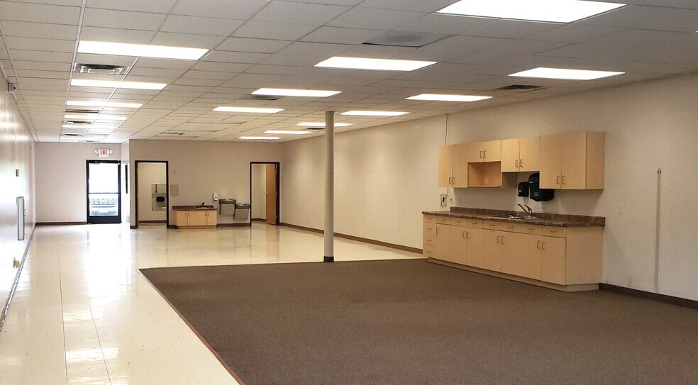 More Photos Of 705 5th St NW, Bemidji General Retail For Lease