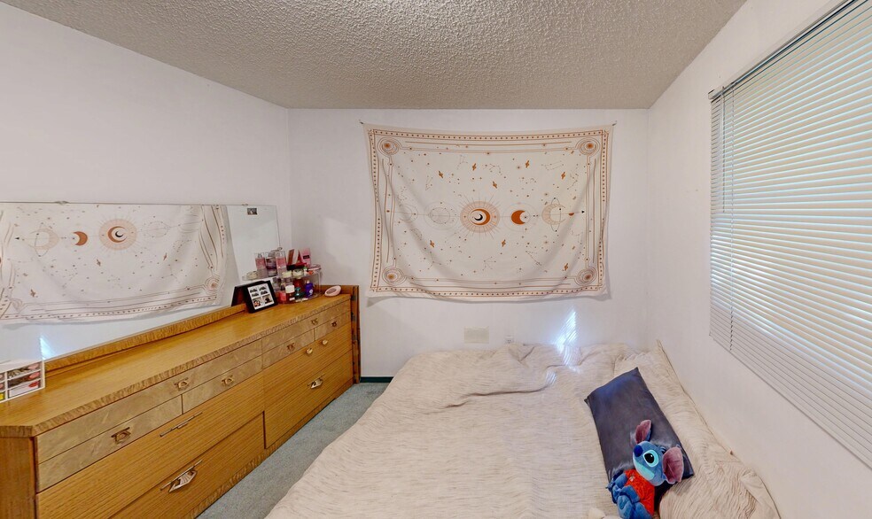 More Photos Of 10941 81 Av NW, Edmonton Dormitory For Sale
