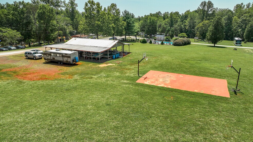 More Photos Of 1105 W Lake Rd, Spout Spring Trailer Camper Park For Sale