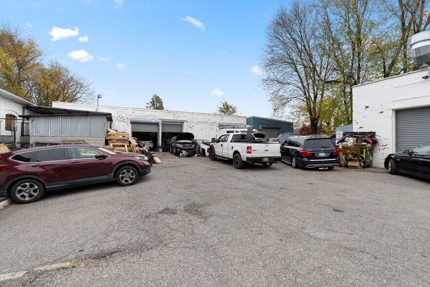 More Photos Of 1388 Richmond Ter, Staten Island Freestanding For Sale