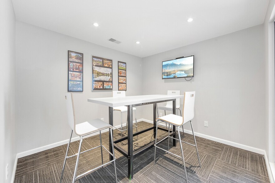 More Photos Of 544 Pearl Rd, Brunswick Freestanding For Sale