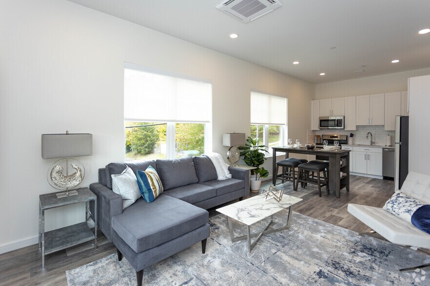 More Photos Of 1000 New York Ave, Huntington Station Apartments For Lease