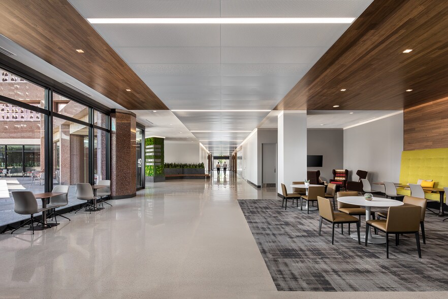 More Photos Of 40 N Central Ave, Phoenix Office For Lease