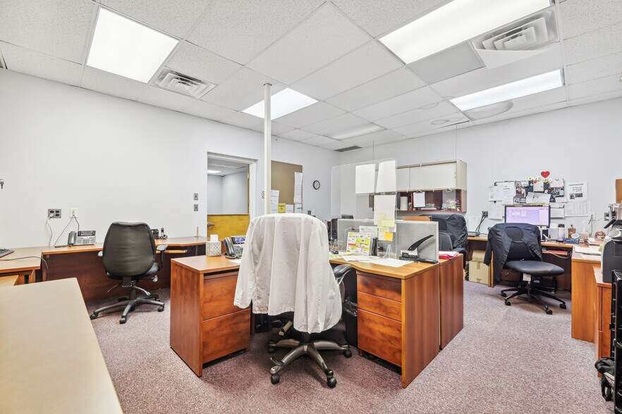 More Photos Of 2497 Vauxhall Rd, Union Township Manufacturing For Sale
