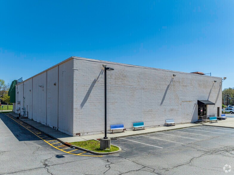 More Photos Of 140 Hopper Ave, Waldwick Sports And Entertainment For Lease