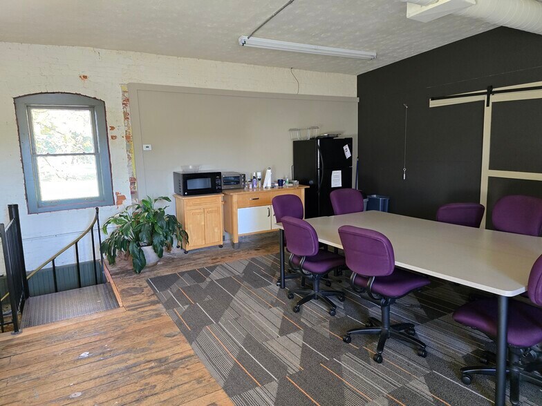 More Photos Of 3723 Pearl Rd, Cleveland Office For Sale