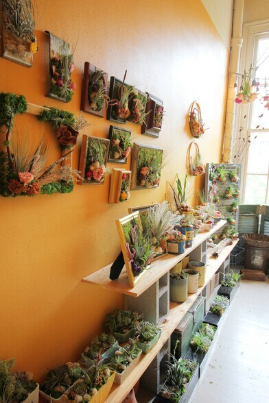 More Photos Of 217-219 W Beverly St, Staunton Storefront Retail Office For Sale