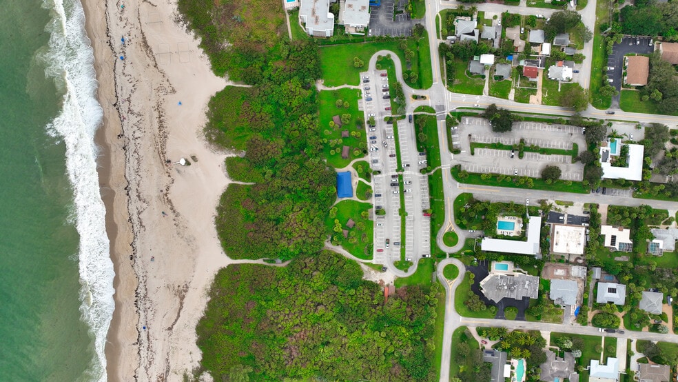 More Photos Of 1705 Ocean Dr, Vero Beach Hotel For Sale