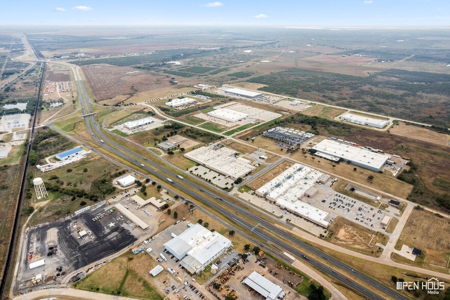More Photos Of 2813 Central Fwy E, Wichita Falls Industrial For Sale
