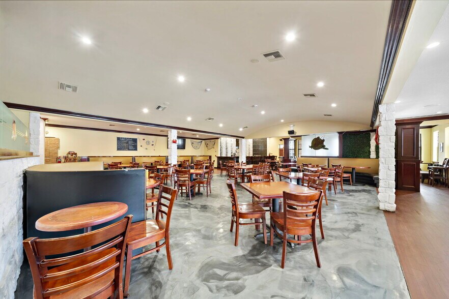 More Photos Of 2320 NASA Pky, Seabrook Restaurant For Sale