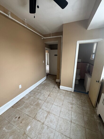 More Photos Of 2449 Shirley Ave, Baltimore Flex For Sale