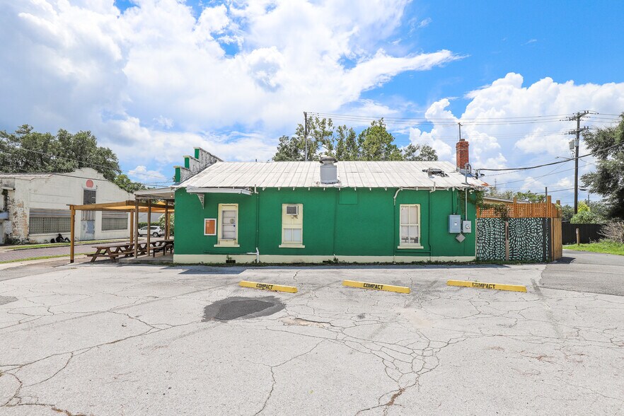 More Photos Of 436 SE 2nd St, Gainesville Restaurant For Lease