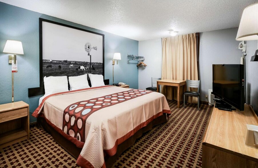 More Photos Of 2801 E Highway 66, Elk City Hotel For Sale
