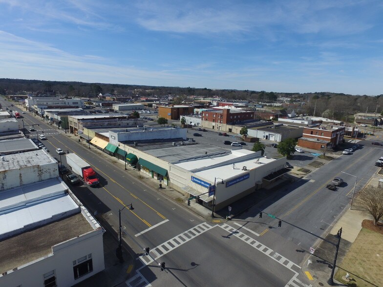 More Photos Of 227 N Broadway Ave, Sylacauga Storefront For Sale