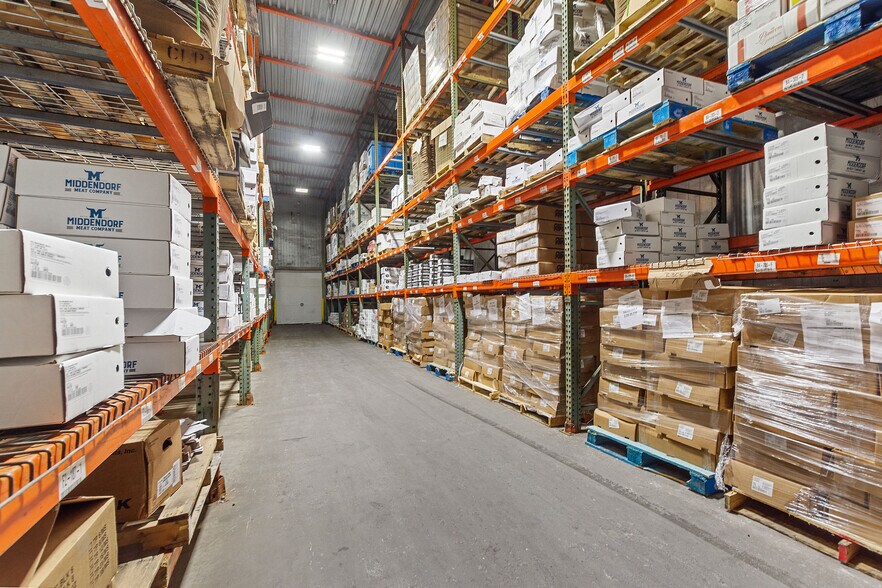 More Photos Of 3737 N Broadway, Saint Louis Refrigeration Cold Storage For Lease